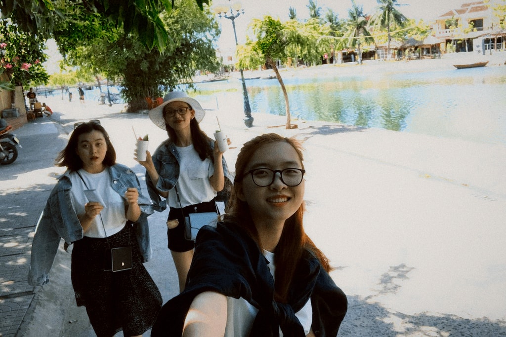 Selfie of 3 friends